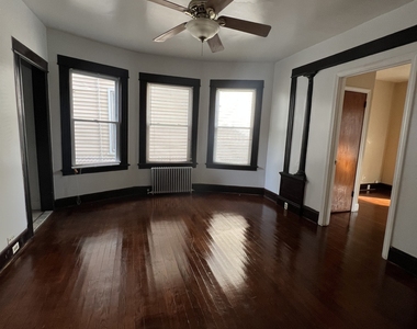 980 Howard Avenue - Photo Thumbnail 2