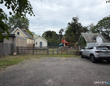 844 Colorado Avenue - Photo Thumbnail 7