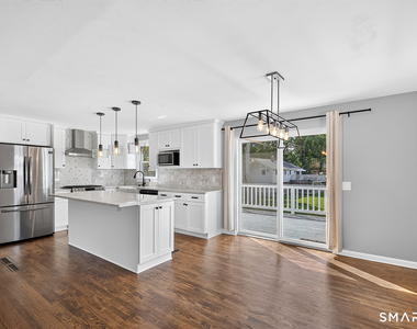 425 Judd Street - Photo Thumbnail 5
