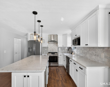 425 Judd Street - Photo Thumbnail 8