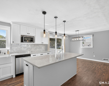 425 Judd Street - Photo Thumbnail 7