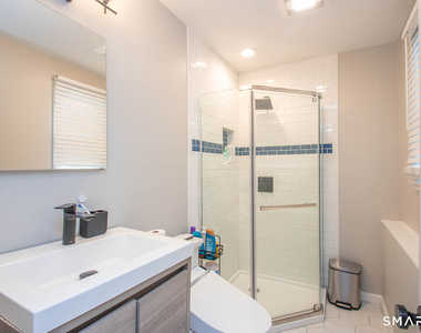 425 Judd Street - Photo Thumbnail 16