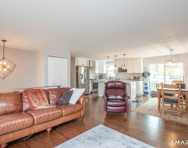 425 Judd Street - Photo Thumbnail 3