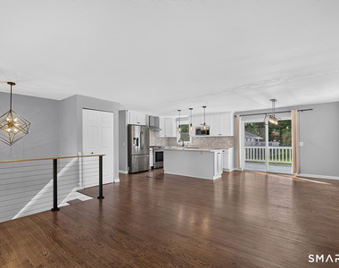 425 Judd Street - Photo Thumbnail 3