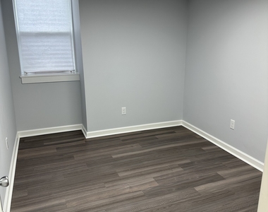 104 East Avenue - Photo Thumbnail 11