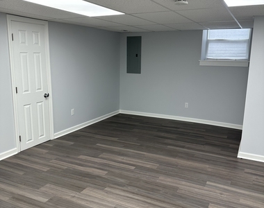 104 East Avenue - Photo Thumbnail 7