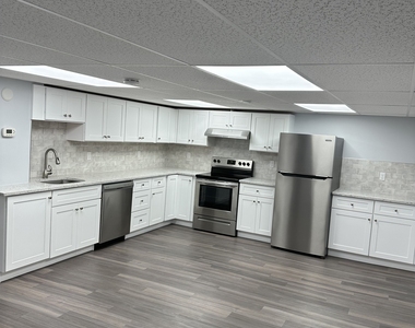 104 East Avenue - Photo Thumbnail 5