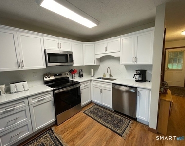 341 Deepwood Drive - Photo Thumbnail 5
