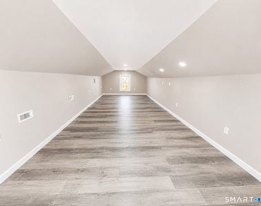 41 Howe Street - Photo Thumbnail 1