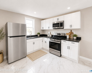 41 Howe Street - Photo Thumbnail 3