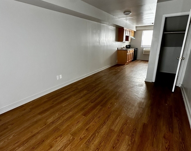 385 Putnam Avenue - Photo Thumbnail 2