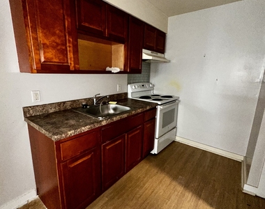 385 Putnam Avenue - Photo Thumbnail 1
