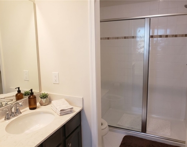 3018 Mahican Cir - Photo Thumbnail 12