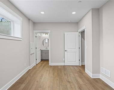 1607 Grandview Avenue - Photo Thumbnail 1