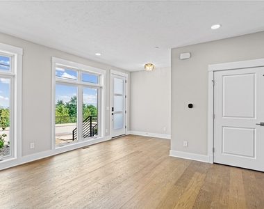 1607 Grandview Avenue - Photo Thumbnail 15