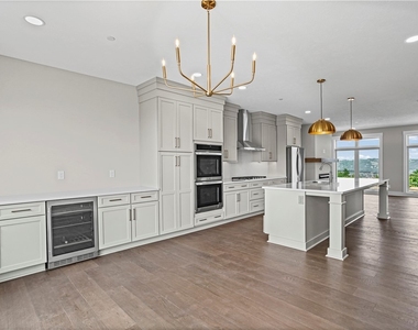 1607 Grandview Avenue - Photo Thumbnail 5