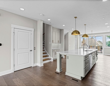 1607 Grandview Avenue - Photo Thumbnail 9