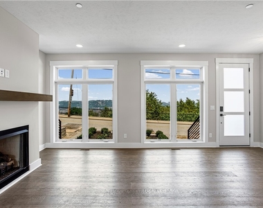 1607 Grandview Avenue - Photo Thumbnail 16