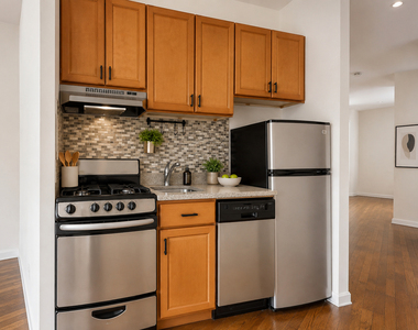 135 West 24th Street - Photo Thumbnail 3