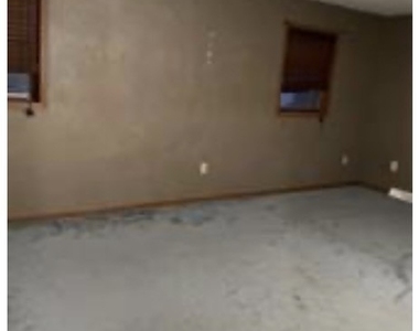 364 Oak Street - Photo Thumbnail 9