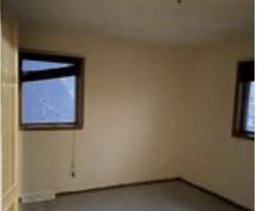 364 Oak Street - Photo Thumbnail 10