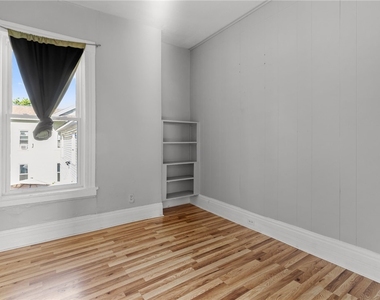 319 Merriman #2 Upper Avenue - Photo Thumbnail 19