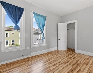 319 Merriman #2 Upper Avenue - Photo Thumbnail 10