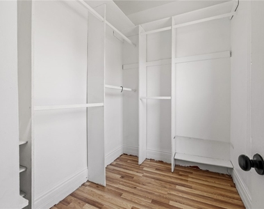 319 Merriman #2 Upper Avenue - Photo Thumbnail 14