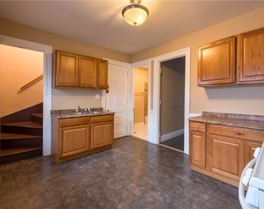 779 Goodman Street S - Photo Thumbnail 8