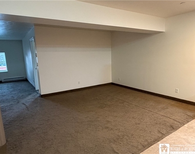 21 E 3rd Street - Photo Thumbnail 7