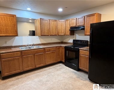 21 E 3rd Street - Photo Thumbnail 8