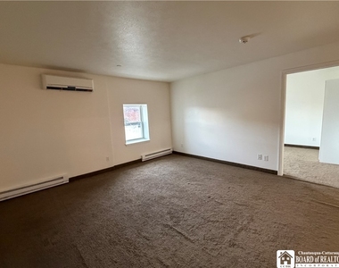 21 E 3rd Street - Photo Thumbnail 3