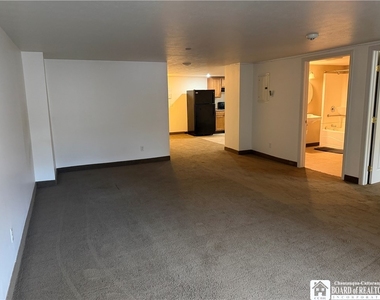 21 E 3rd Street - Photo Thumbnail 7
