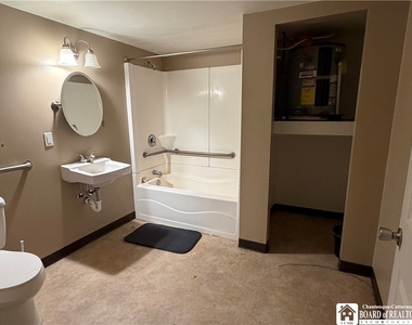 21 E 3rd Street - Photo Thumbnail 9