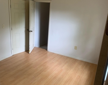 607 Circus Street Avenue - Photo Thumbnail 8