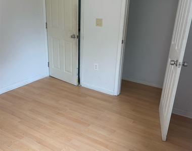 607 Circus Street Avenue - Photo Thumbnail 6