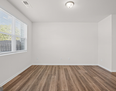 423 Union Station Street - Photo Thumbnail 7