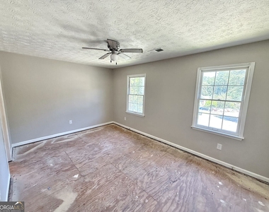 2777 New South Drive - Photo Thumbnail 8