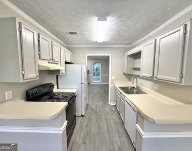 2777 New South Drive - Photo Thumbnail 4