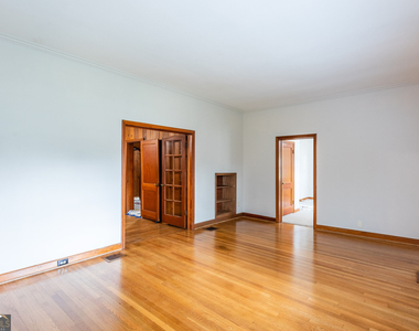 2111 M L King Jr Drive Nw - Photo Thumbnail 18