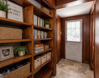 2111 M L King Jr Drive Nw - Photo Thumbnail 3