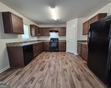 160 Kinsale Drive - Photo Thumbnail 1