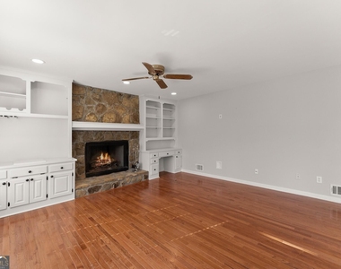 2160 Robin Hood Trail - Photo Thumbnail 8