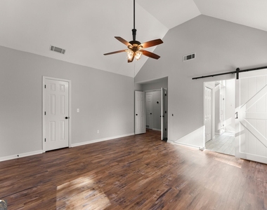 2160 Robin Hood Trail - Photo Thumbnail 14