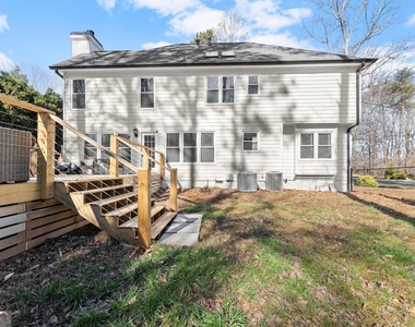 2160 Robin Hood Trail - Photo Thumbnail 18