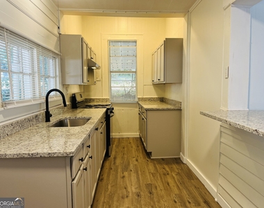 1405 Austin Street - Photo Thumbnail 17