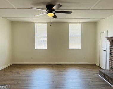 1405 Austin Street - Photo Thumbnail 15