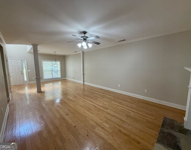 1116 Fourth Street - Photo Thumbnail 2