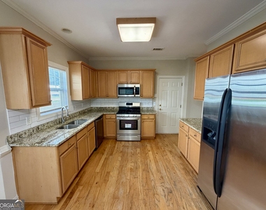1116 Fourth Street - Photo Thumbnail 5