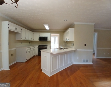 4761 Habersham Way Se - Photo Thumbnail 7